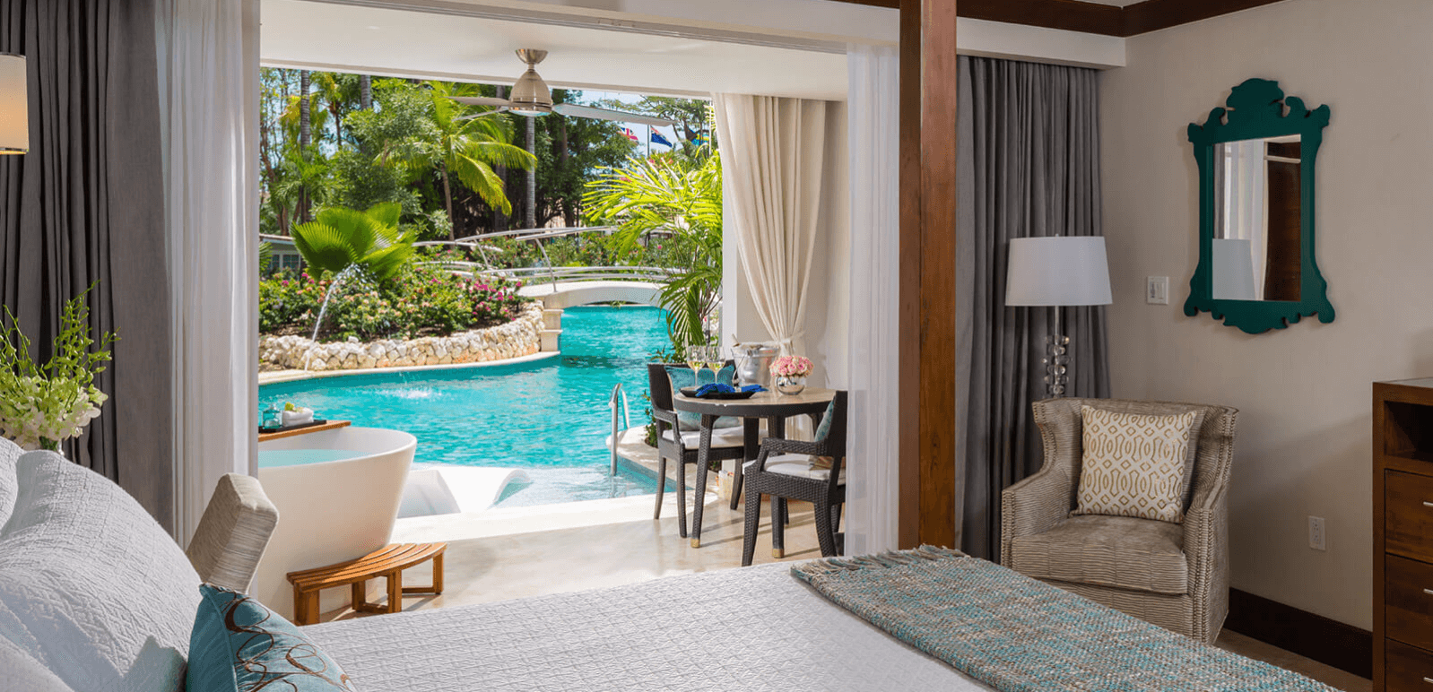 room-bed-swimming-pool